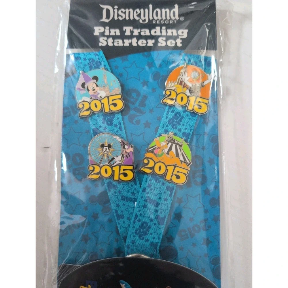 Disneyland Pin Trader 2015 Starter Set with Lanyard - New
